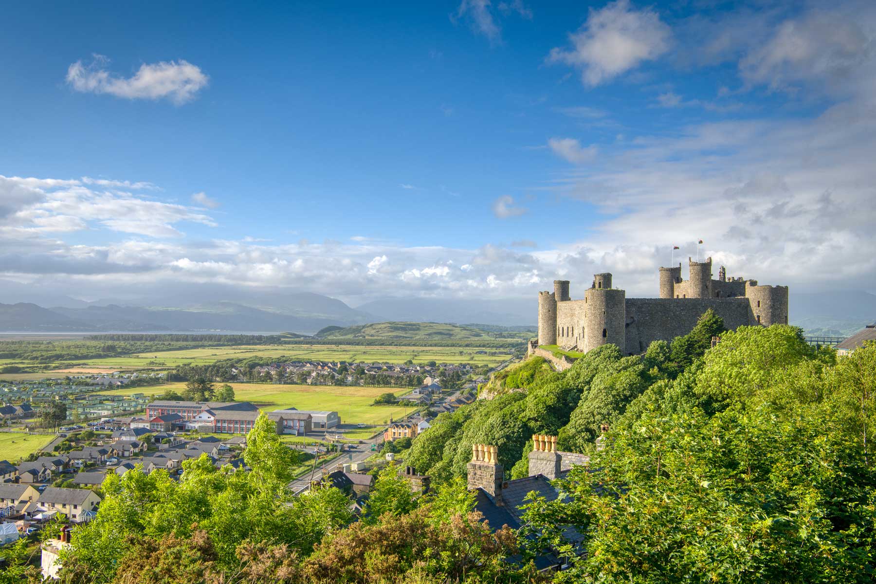 16 сказочных замков в Уэльсе, которые вдохновят вас на следующую поездку