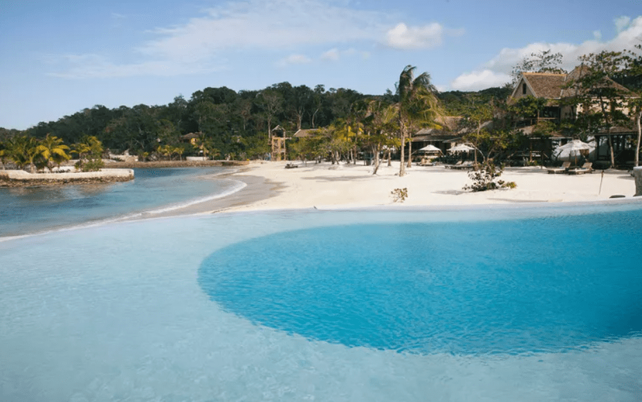 Лучшие пляжи Ямайки с самым мягким песком и чистейшей водой.